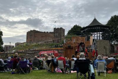outdoor theatre Tamworth castle grounds 